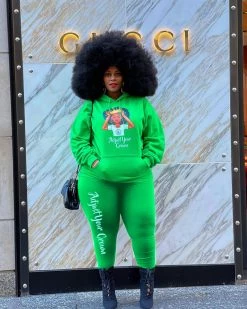 韩语琳 New In "ADJUST YOUR CROWN" HOODIE SET