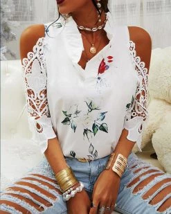 Divanewlook CARVED PATTERNS OFF SHOULDER TOP