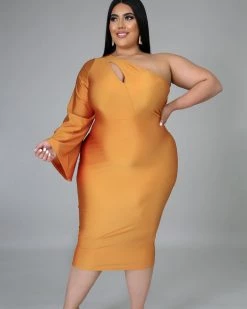 维妮亚 Britt Cold Shoulder Dress