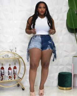 蕾婷娜 Forever Fringe Shorts New In