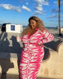 伊妮莎 New In Turndown Collar Floral Print Bodycon Dress