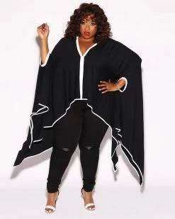 石贾 New In Vintage Poncho