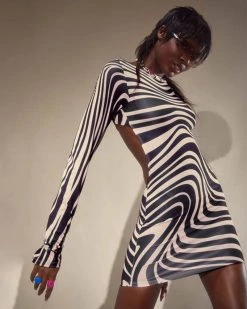 多蕾丝 New In Sexy Striped Short Dress 5 多蕾丝 New In Sexy Striped Short Dress