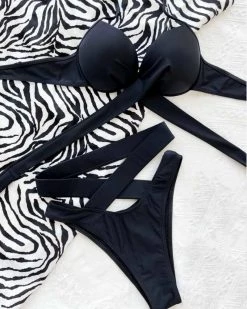 楚双 New In Criss Cross Wrap Halter Bikini Swimsuit