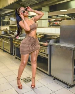 锦之涵 New In Crazy Tings Are Happening Dress