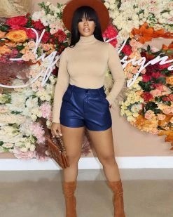 维妮亚 The “Unbothered” Camel Leather Shorts New In