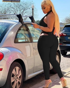 衣姿美 New In Crazy Over Fuchsia Jumpsuit