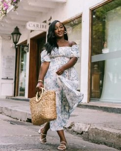 手拉手 Zoey Smocked Midi Dress⁠