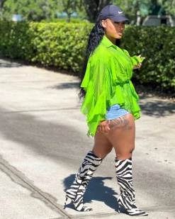 加朵 New In RUFFLED UP TOP