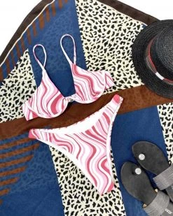 逸轩 New In Wave Print Underwire High Cut Bikini Swimsuit