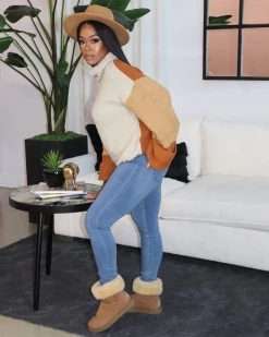 顺帆 The “Fall In Love” Brown Sweater