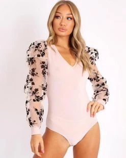 速卖空 New In Black Plunge Floral Sheer Bodysuit 10 速卖空 New In Black Plunge Floral Sheer Bodysuit