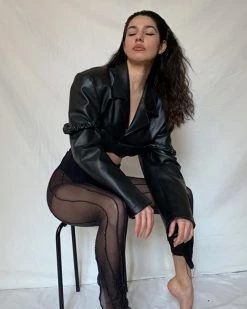 素纱 Black Leather Crop Top New In