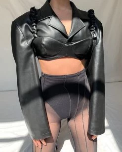 素纱 Black Leather Crop Top New In