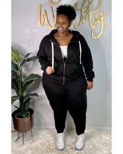 金缕燕衣 New In Just Chill Sweatsuit