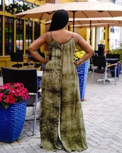 伊伊 New In “Chill & Chill” Jumpsuit