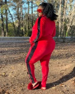 纯雅 Plus Size Red & Black Velvet Jogger Set