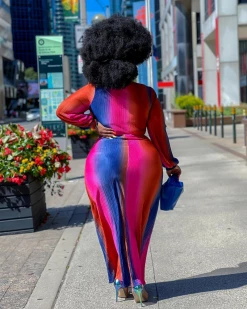 晶娇 New In Pink Gradient Stripe Skirt Set