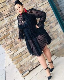 爱维恩 Wow Black Lace Dress Plus Size